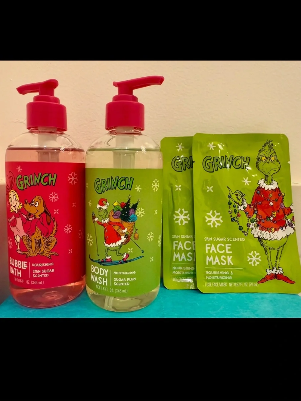 NWOB DR. SEUSS HOW THE GRINCH STOLE CHRISTMAS BATH & BODY HOLIDAY GIFT SET